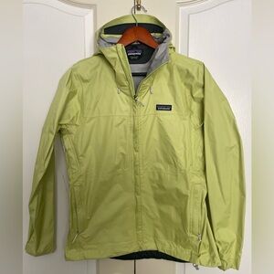Women’s Patagonia rain shell waterproof jacket